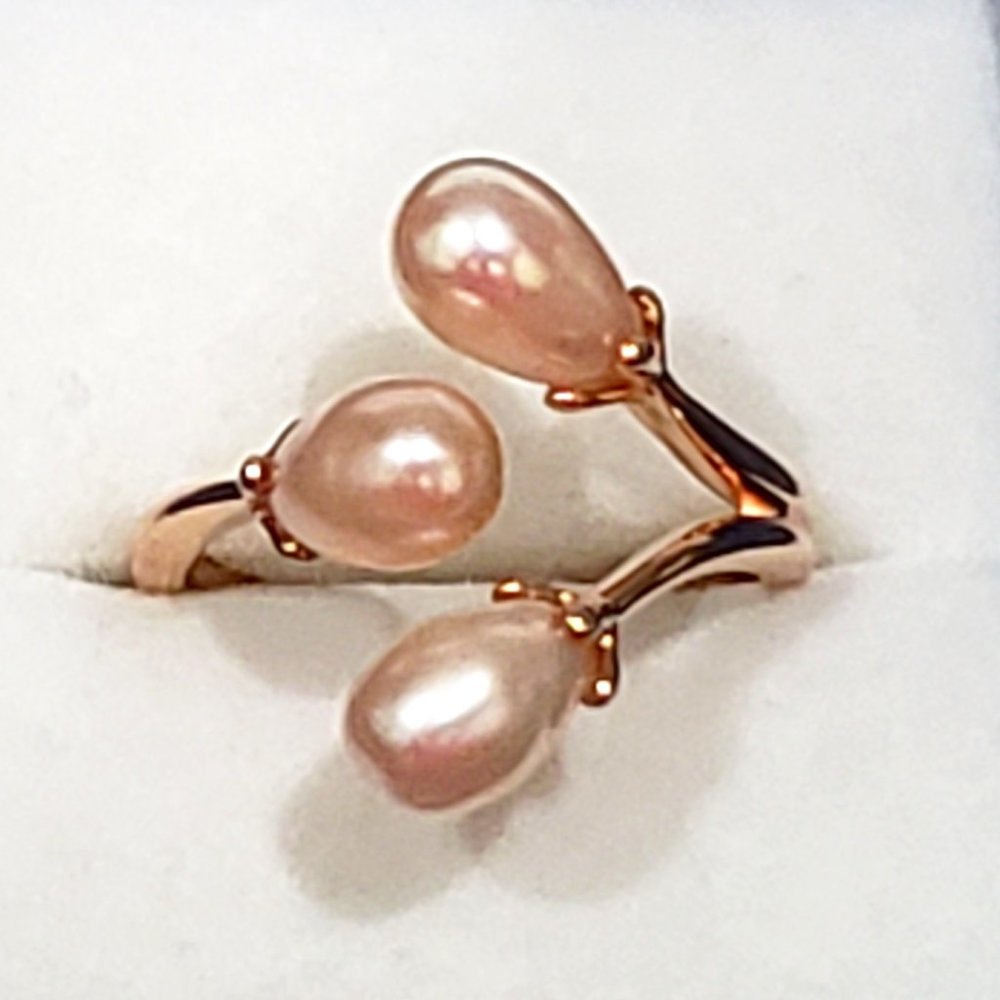 LucyQ Peach Freshwater pearl bypass ring in 14K Rose Gold over 925 Sterling sz 9